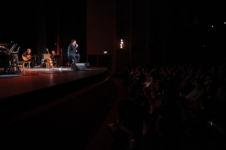 Bernard Sauvat Au Casino Du Liban